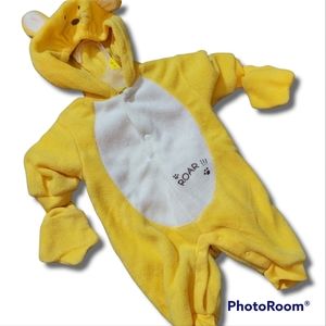 0-3 M LION COSTUME LION HEAD AND MANE WITH PAW GLOVES YELLOW